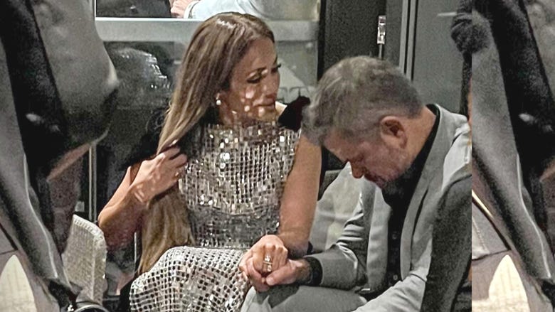 Matt Damon Seemingly Consoles Jennifer Lopez Amid Ben Affleck Divorce